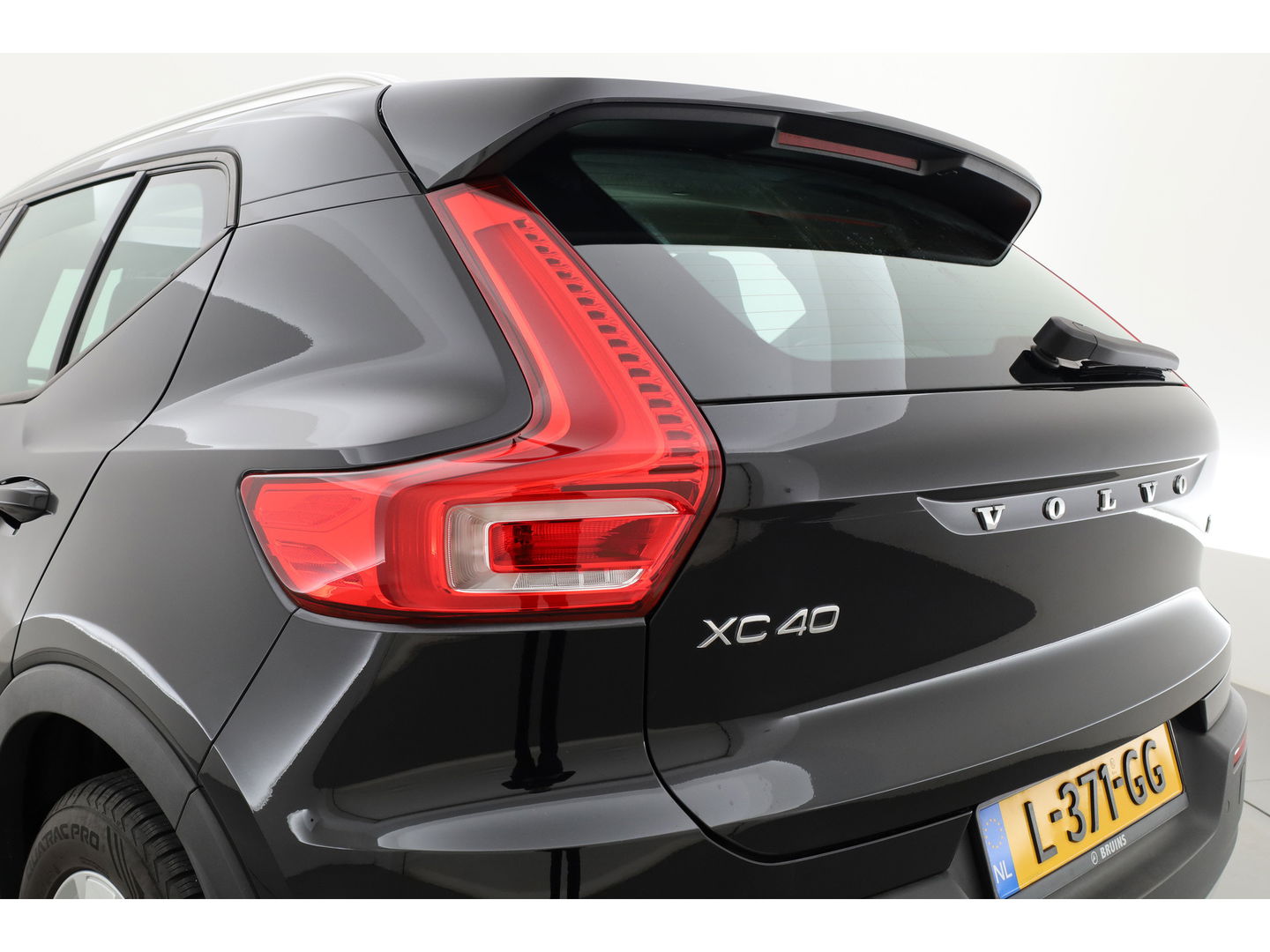 Volvo XC40 1.5 T3 Momentum | Pano-dak | Trekhaak | Navi | Cruise | PDC voor + achter |