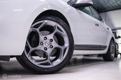 Renault Mégane 2.0 TCe GT 180 pk | Uniek | NAP NL auto | Hot Hatch | A-Z onderhouden | Xenon | RS |