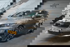 Škoda Octavia - Combi 2.0 TDI Sportline navi camera led trekhaak 150 pk !!