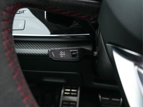 Audi RS Q8 4.0 TFSI quattro *MILLTEK | CERAMIC-BRAKES | PANO | HEAD-UP | CARBON-PACK | LEATHER | MEMORY-PACK | 4-WHEEL-STEERING | AIR-SUSPENSION | BANG&OLFUSEN | ADAPTIVE-CRUISE | BLINDSPOT | TOP-VIEW | SOFT-CLOSE | NIG