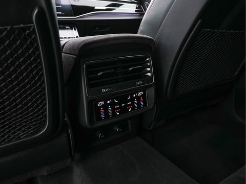 Audi RS Q8 4.0 TFSI quattro *MILLTEK | CERAMIC-BRAKES | PANO | HEAD-UP | CARBON-PACK | LEATHER | MEMORY-PACK | 4-WHEEL-STEERING | AIR-SUSPENSION | BANG&OLFUSEN | ADAPTIVE-CRUISE | BLINDSPOT | TOP-VIEW | SOFT-CLOSE | NIG