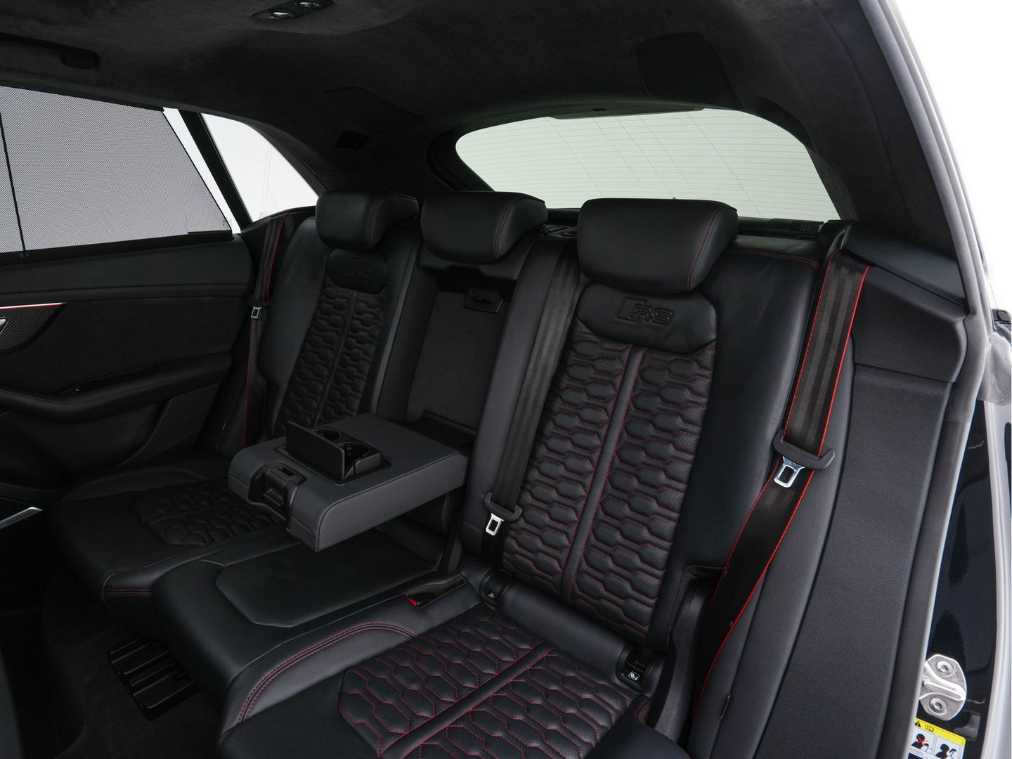 Audi RS Q8 4.0 TFSI quattro *MILLTEK | CERAMIC-BRAKES | PANO | HEAD-UP | CARBON-PACK | LEATHER | MEMORY-PACK | 4-WHEEL-STEERING | AIR-SUSPENSION | BANG&OLFUSEN | ADAPTIVE-CRUISE | BLINDSPOT | TOP-VIEW | SOFT-CLOSE | NIG