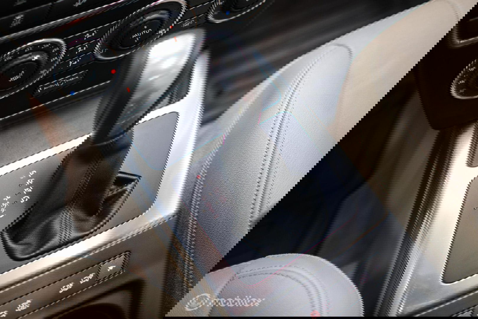 Land Rover Freelander 2.2 SD4 HSE | Dealer oh | Nieuwe D-riem | NL auto NAP | LED | 2013 | Cruise | Leder | Memory | Panoramadak |