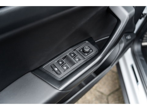 Volkswagen T-Roc 2.0 TSI 4Motion R PANO AKRA KEYLESS LEDER