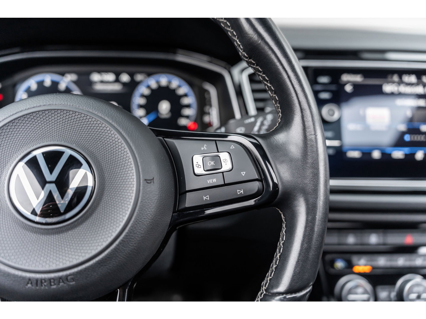 Volkswagen T-Roc 2.0 TSI 4Motion R PANO AKRA KEYLESS LEDER