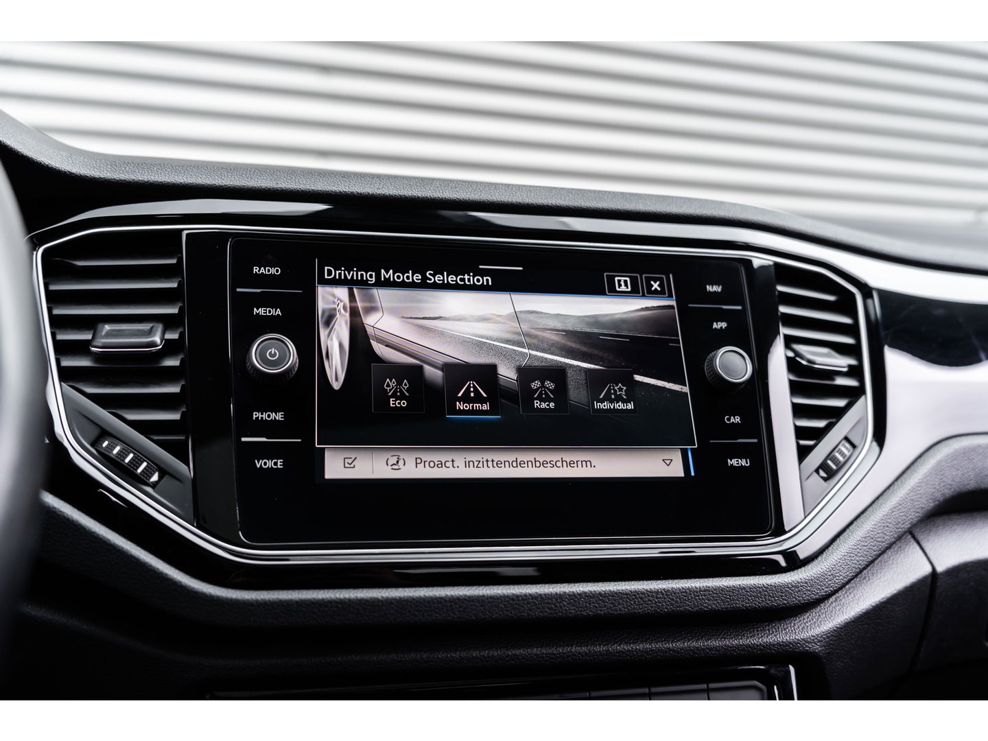 Volkswagen T-Roc 2.0 TSI 4Motion R PANO AKRA KEYLESS LEDER