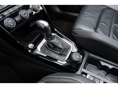 Volkswagen T-Roc 2.0 TSI 4Motion R PANO AKRA KEYLESS LEDER