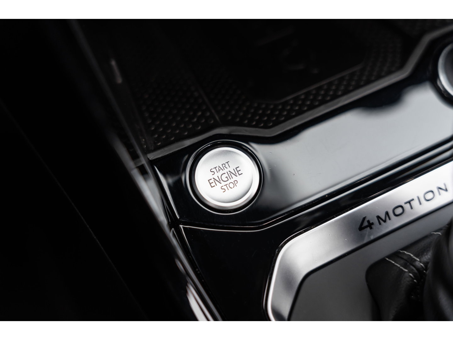 Volkswagen T-Roc 2.0 TSI 4Motion R PANO AKRA KEYLESS LEDER