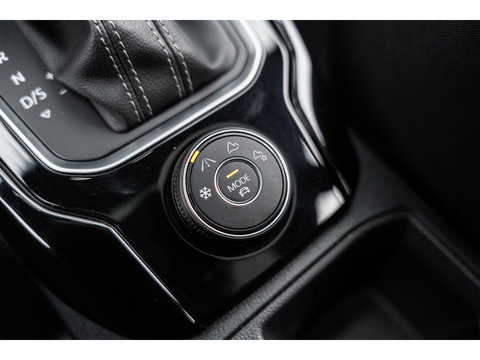 Volkswagen T-Roc 2.0 TSI 4Motion R PANO AKRA KEYLESS LEDER