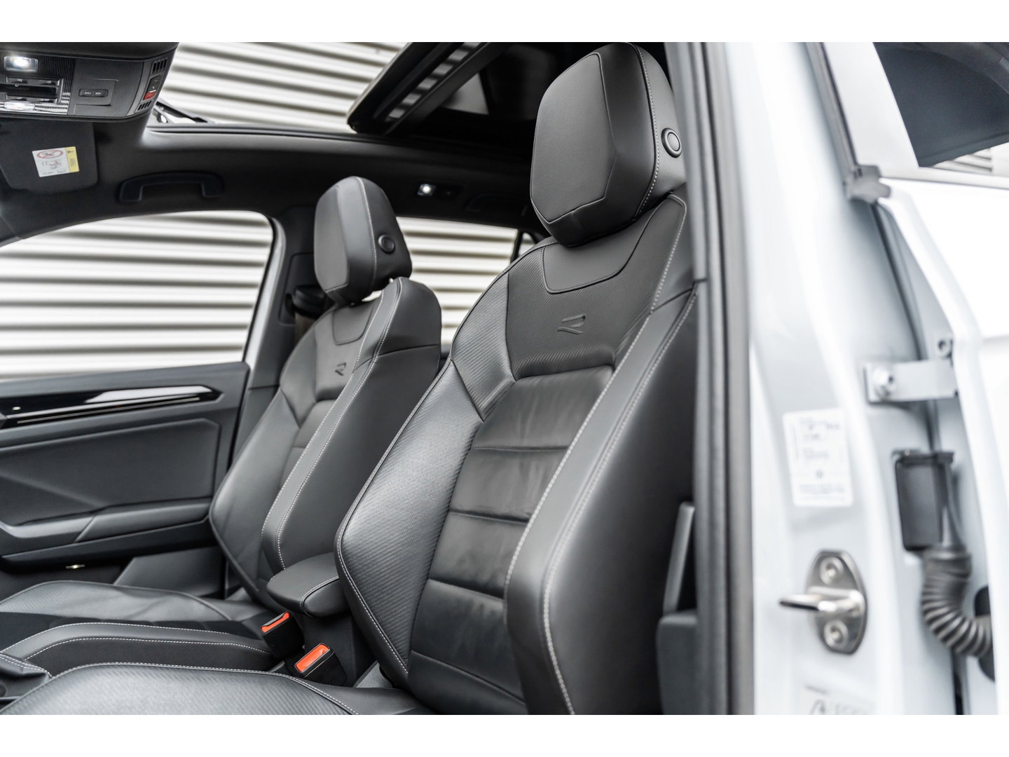 Volkswagen T-Roc 2.0 TSI 4Motion R PANO AKRA KEYLESS LEDER