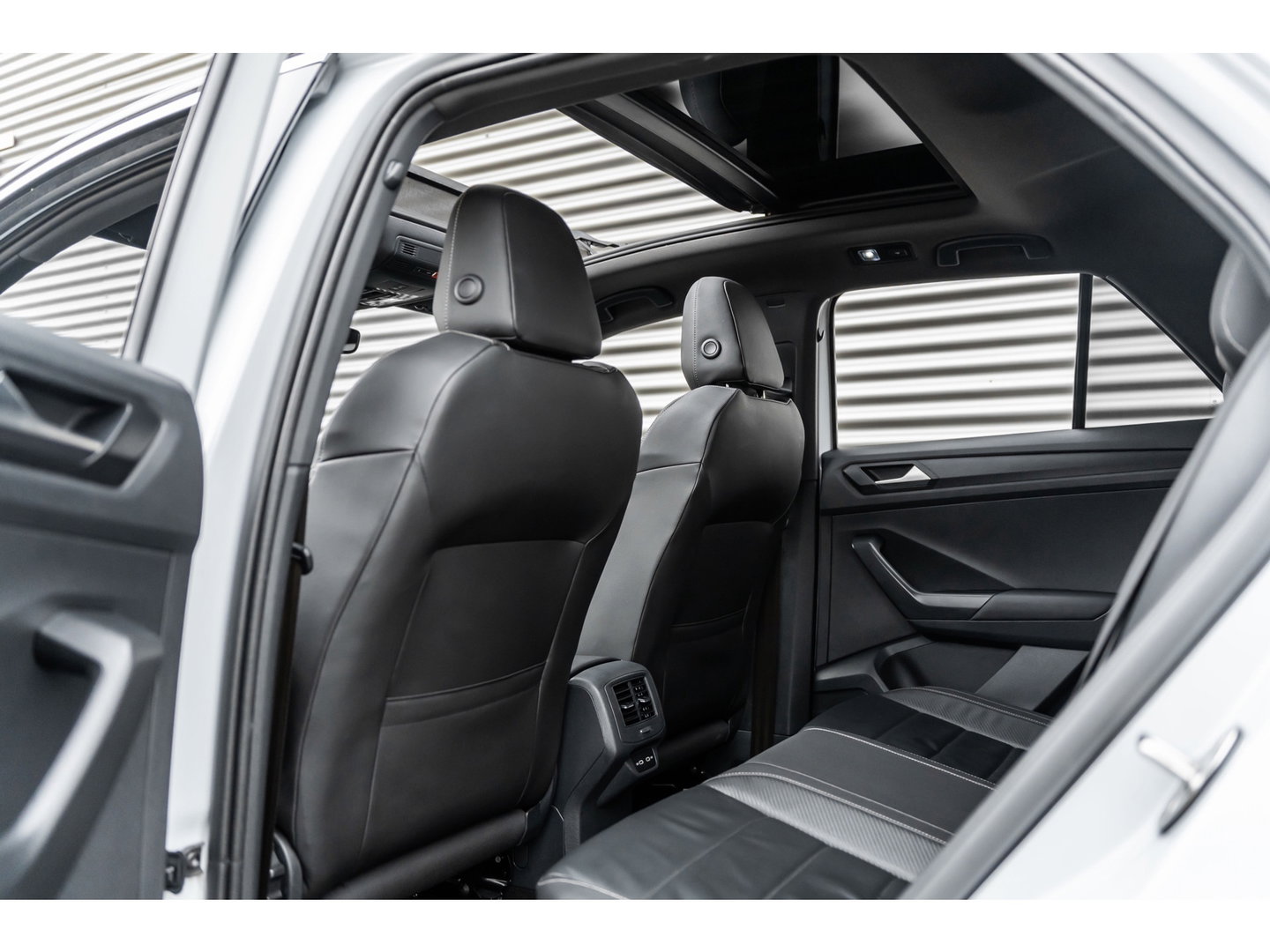 Volkswagen T-Roc 2.0 TSI 4Motion R PANO AKRA KEYLESS LEDER