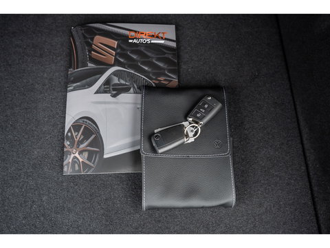 Volkswagen T-Roc 2.0 TSI 4Motion R PANO AKRA KEYLESS LEDER