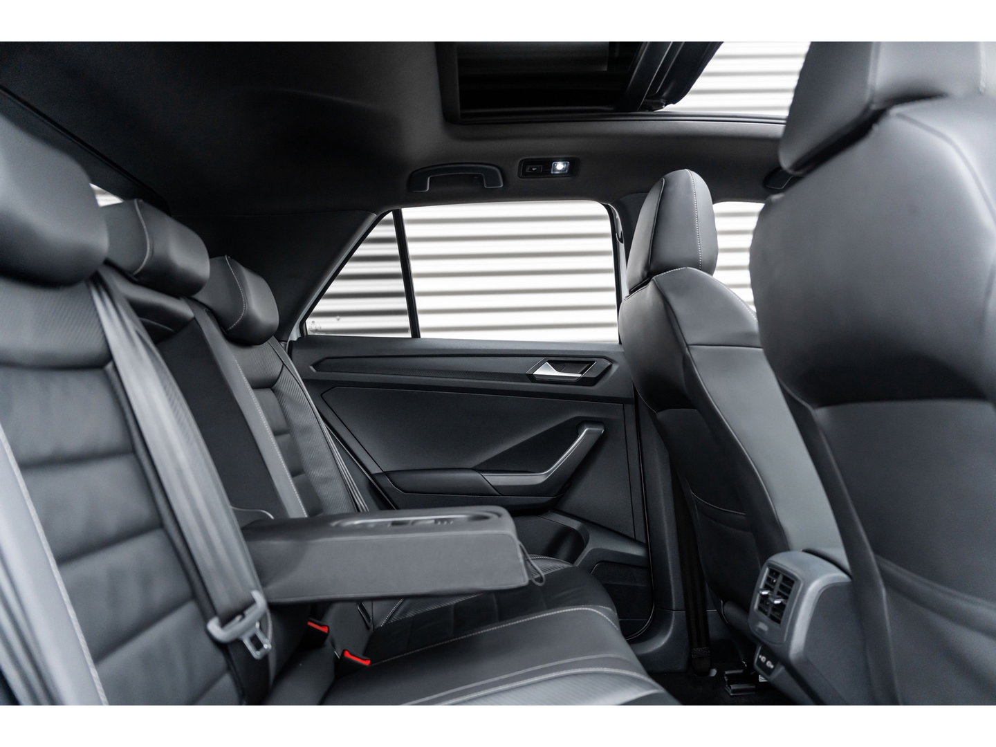 Volkswagen T-Roc 2.0 TSI 4Motion R PANO AKRA KEYLESS LEDER