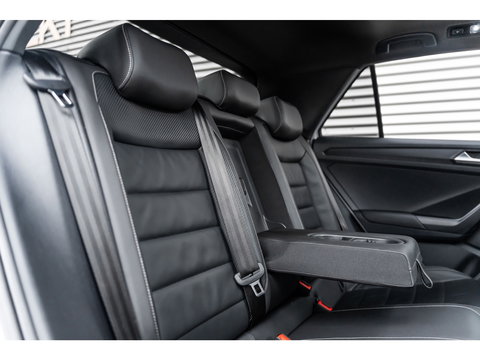 Volkswagen T-Roc 2.0 TSI 4Motion R PANO AKRA KEYLESS LEDER