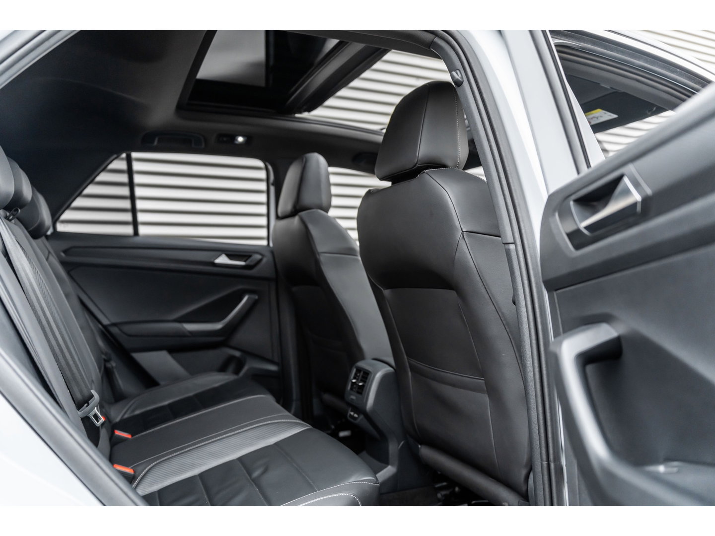 Volkswagen T-Roc 2.0 TSI 4Motion R PANO AKRA KEYLESS LEDER