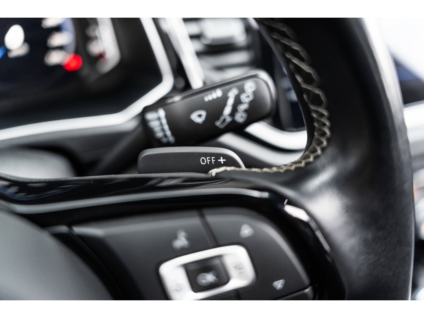 Volkswagen T-Roc 2.0 TSI 4Motion R PANO AKRA KEYLESS LEDER