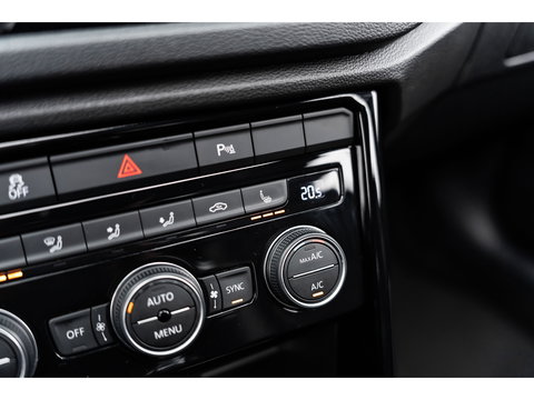 Volkswagen T-Roc 2.0 TSI 4Motion R PANO AKRA KEYLESS LEDER