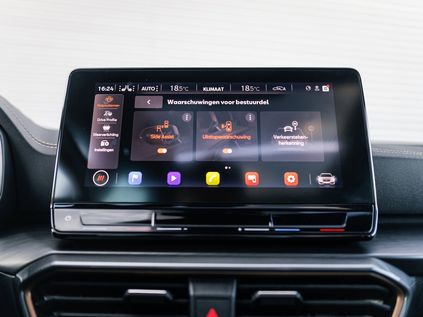 CUPRA Leon ST 2.0 TSI 4DRIVE PANO CAMERA BEATS TREKH. KEYLESS