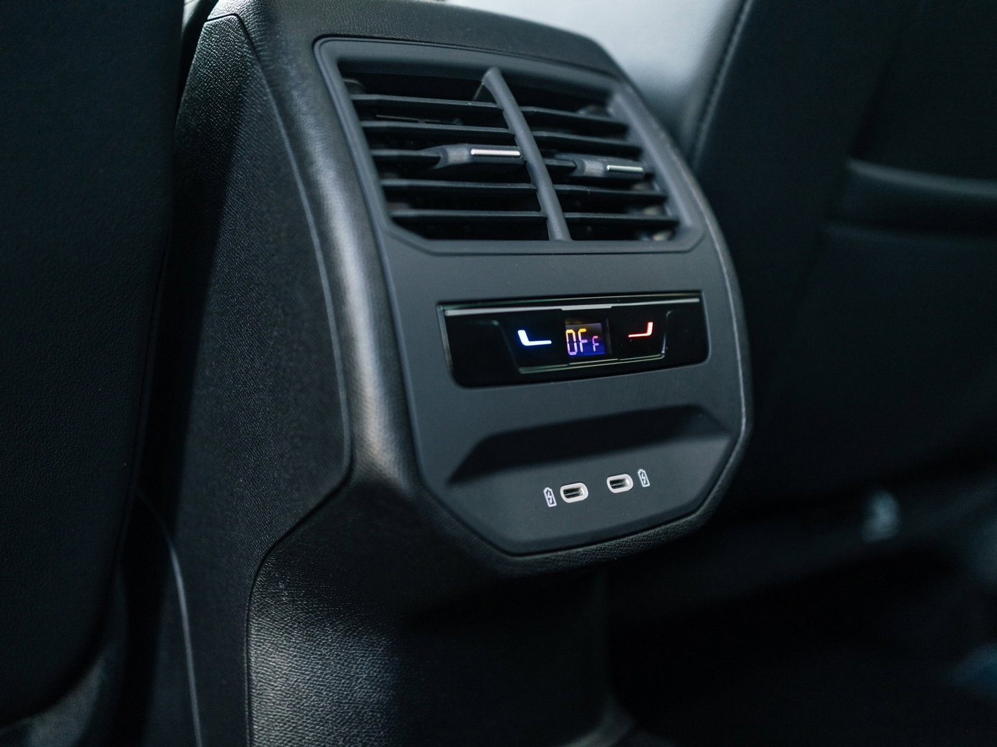 CUPRA Leon ST 2.0 TSI 4DRIVE PANO CAMERA BEATS TREKH. KEYLESS