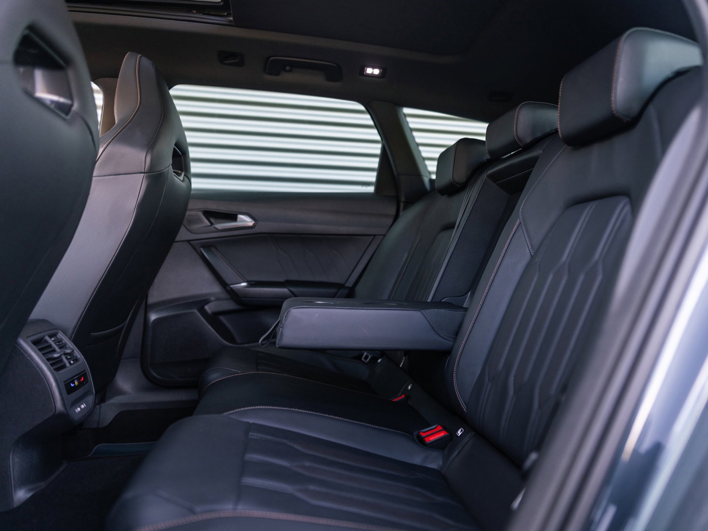 CUPRA Leon ST 2.0 TSI 4DRIVE PANO CAMERA BEATS TREKH. KEYLESS