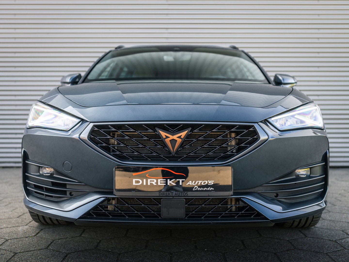 CUPRA Leon ST 2.0 TSI 4DRIVE PANO CAMERA BEATS TREKH. KEYLESS