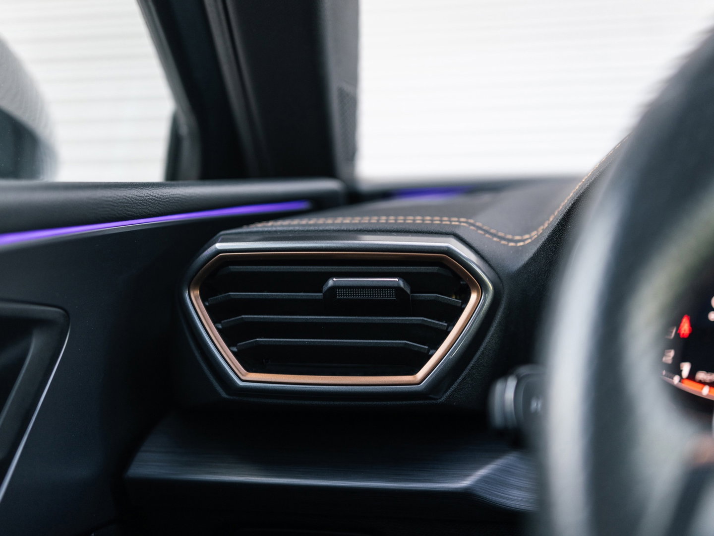 CUPRA Leon ST 2.0 TSI 4DRIVE PANO CAMERA BEATS TREKH. KEYLESS