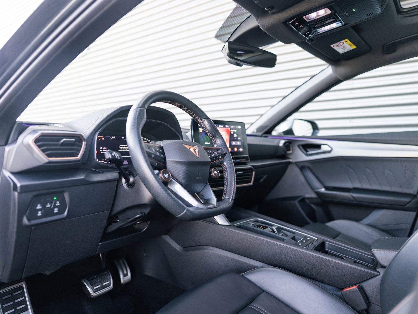 CUPRA Leon ST 2.0 TSI 4DRIVE PANO CAMERA BEATS TREKH. KEYLESS