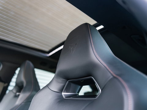 CUPRA Leon ST 2.0 TSI 4DRIVE PANO CAMERA BEATS TREKH. KEYLESS