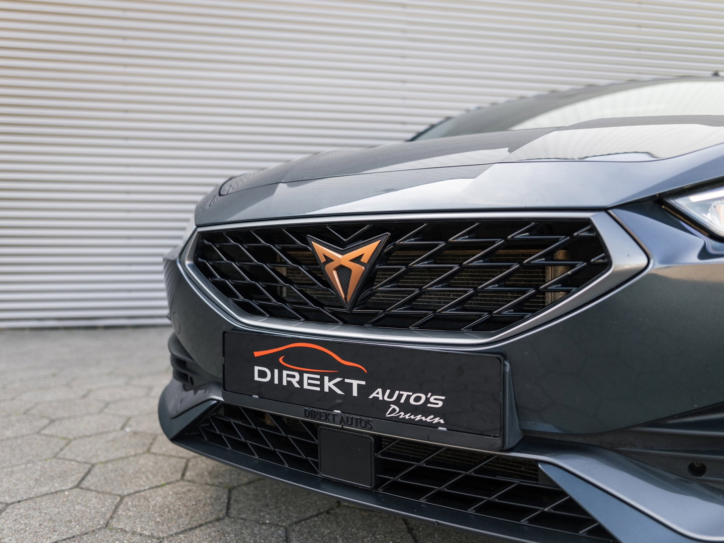 CUPRA Leon ST 2.0 TSI 4DRIVE PANO CAMERA BEATS TREKH. KEYLESS