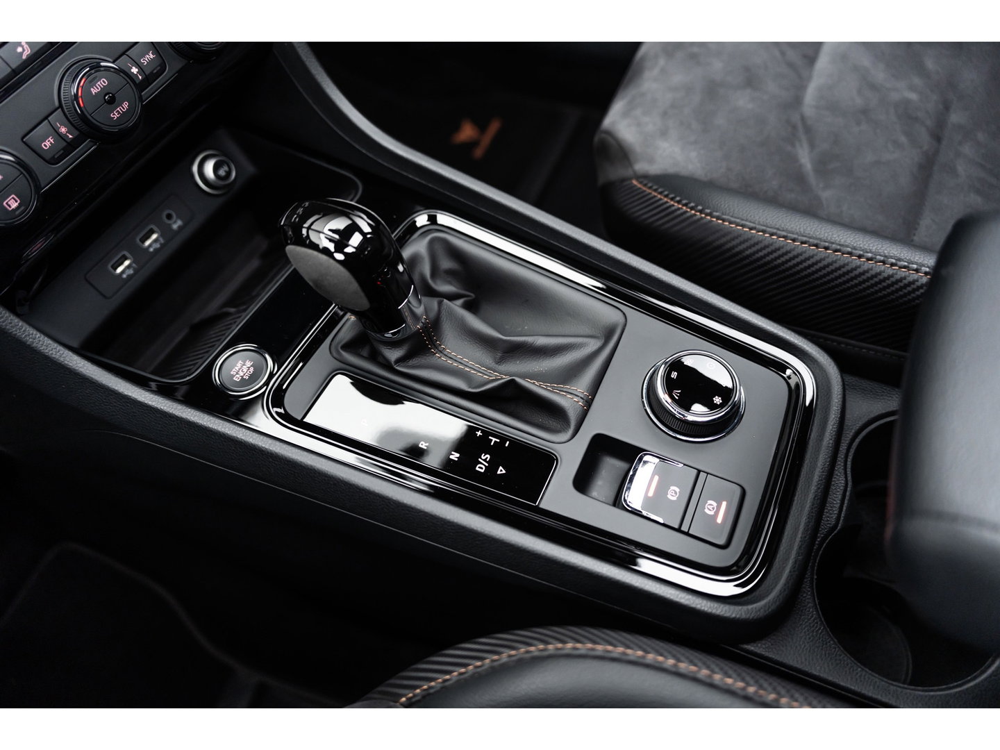 CUPRA Ateca 2.0 TSI 4DRIVE PANO BEATS BREMBO CAMERA KEYLESS