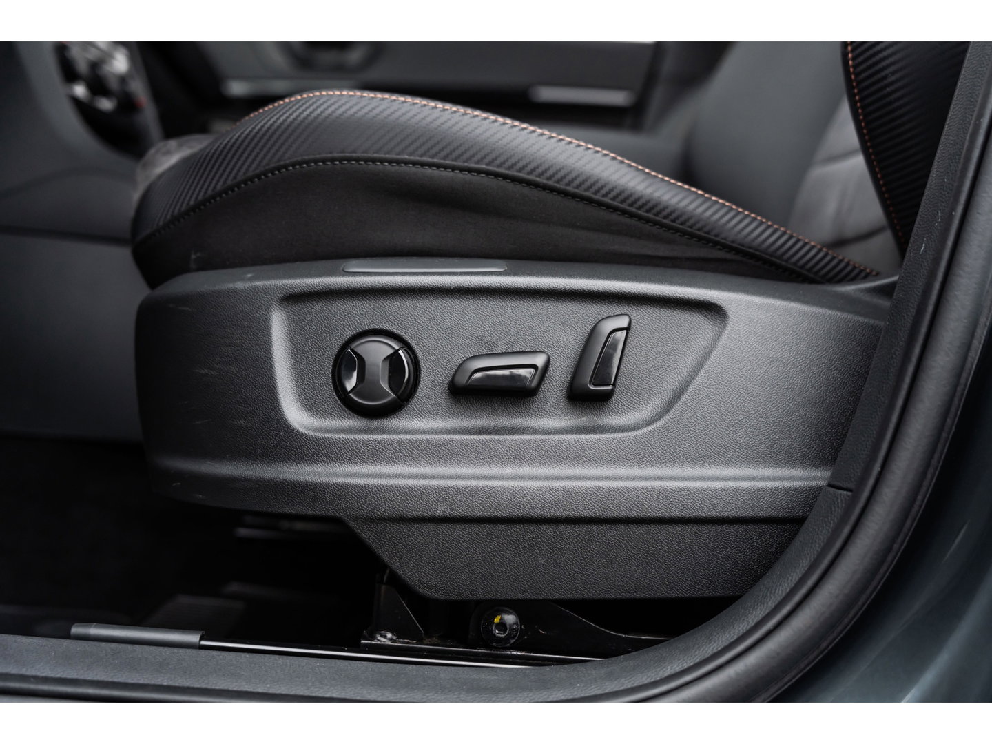 CUPRA Ateca 2.0 TSI 4DRIVE PANO BEATS BREMBO CAMERA KEYLESS