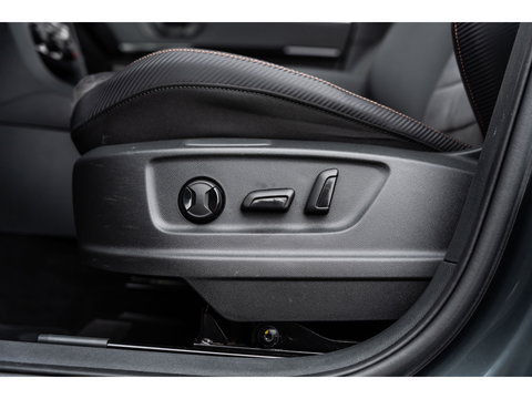 CUPRA Ateca 2.0 TSI 4DRIVE PANO BEATS BREMBO CAMERA KEYLESS