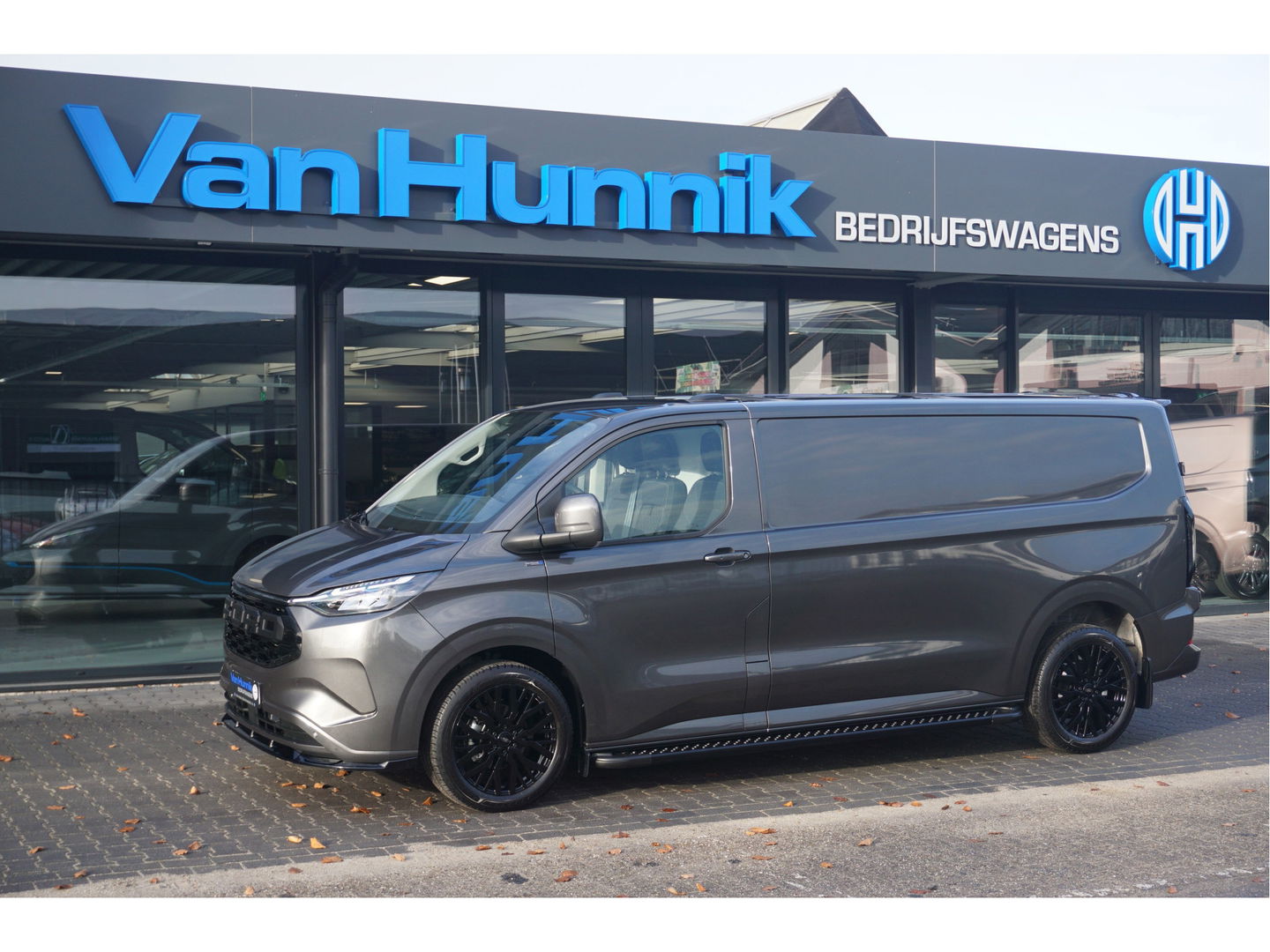 Ford Transit Custom 320L 2.5 PHEV Hybride 233PK JWR EDITION PRIJS INCL. BPM !! 13" Navi, Adap. Cruise, Camera, 19" LM, Trekhaak!! NR. HYB015