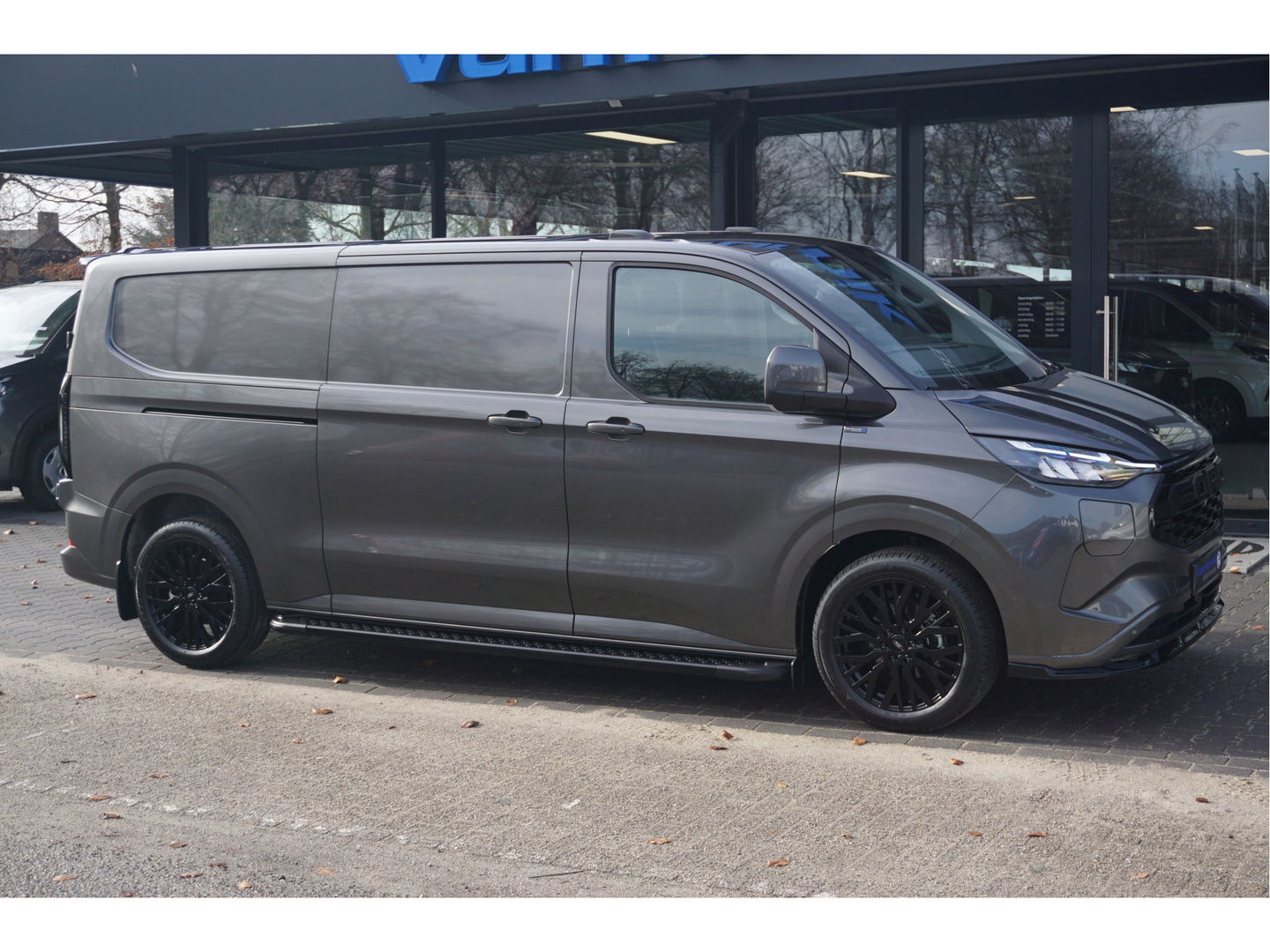 Ford Transit Custom 320L 2.5 PHEV Hybride 233PK JWR EDITION PRIJS INCL. BPM !! 13" Navi, Adap. Cruise, Camera, 19" LM, Trekhaak!! NR. HYB015