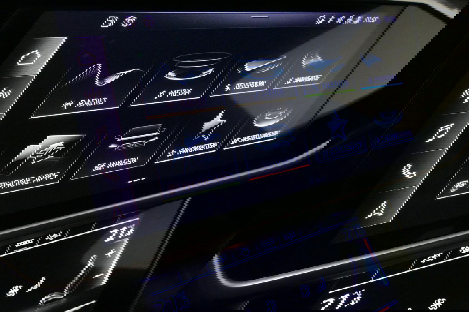 Audi A6 Avant 55 TFSI e quattro S edition Competition / S Line / RS6 Look Diffuser / Maxton Design Bodykit V.2 / Panoramadak / Matrix LED / Apple Carplay - Android Auto / Stoelverwarming / Ambienteverlichting / Stuurwiel verwarming / 21'' LMV / Trekhaak (wegklapb