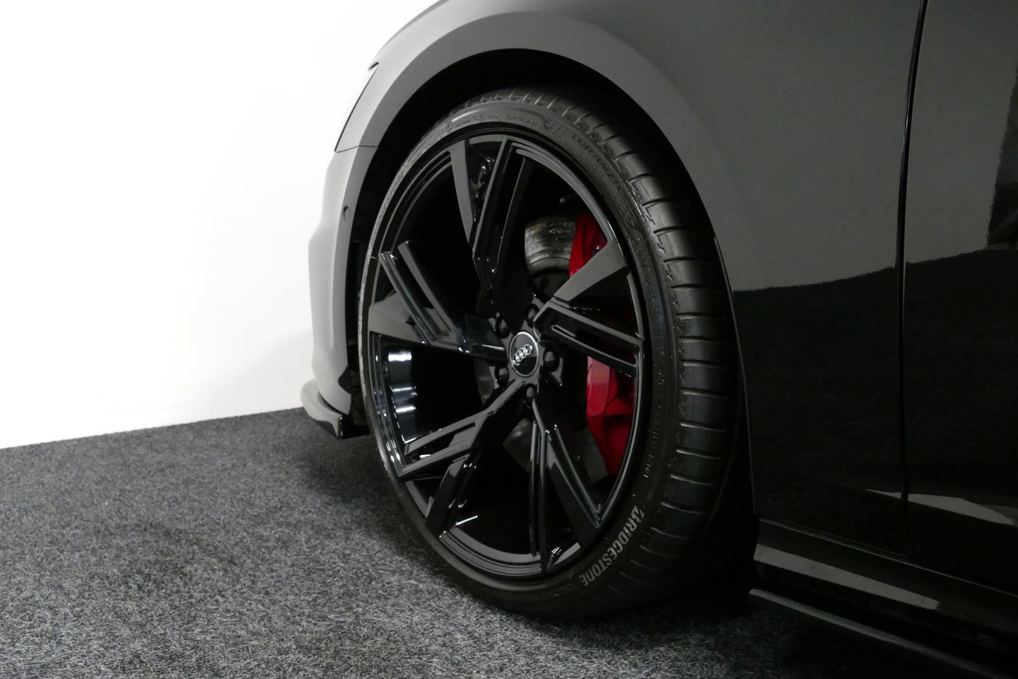 Audi A6 Avant 55 TFSI e quattro S edition Competition / S Line / RS6 Look Diffuser / Maxton Design Bodykit V.2 / Panoramadak / Matrix LED / Apple Carplay - Android Auto / Stoelverwarming / Ambienteverlichting / Stuurwiel verwarming / 21'' LMV / Trekhaak (wegklapb