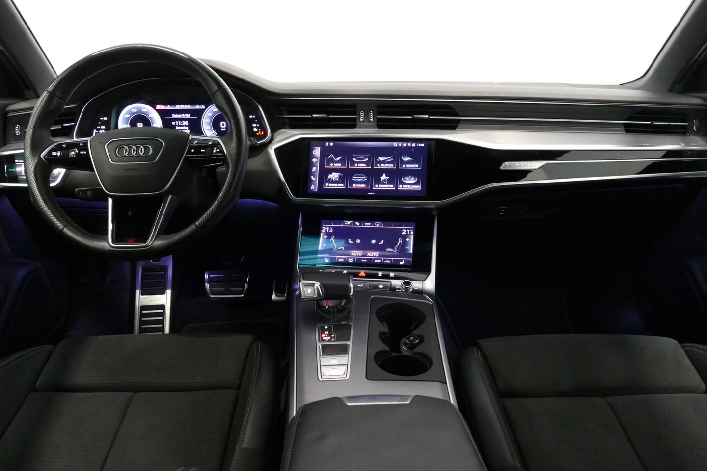 Audi A6 Avant 55 TFSI e quattro S edition Competition / S Line / RS6 Look Diffuser / Maxton Design Bodykit V.2 / Panoramadak / Matrix LED / Apple Carplay - Android Auto / Stoelverwarming / Ambienteverlichting / Stuurwiel verwarming / 21'' LMV / Trekhaak (wegklapb