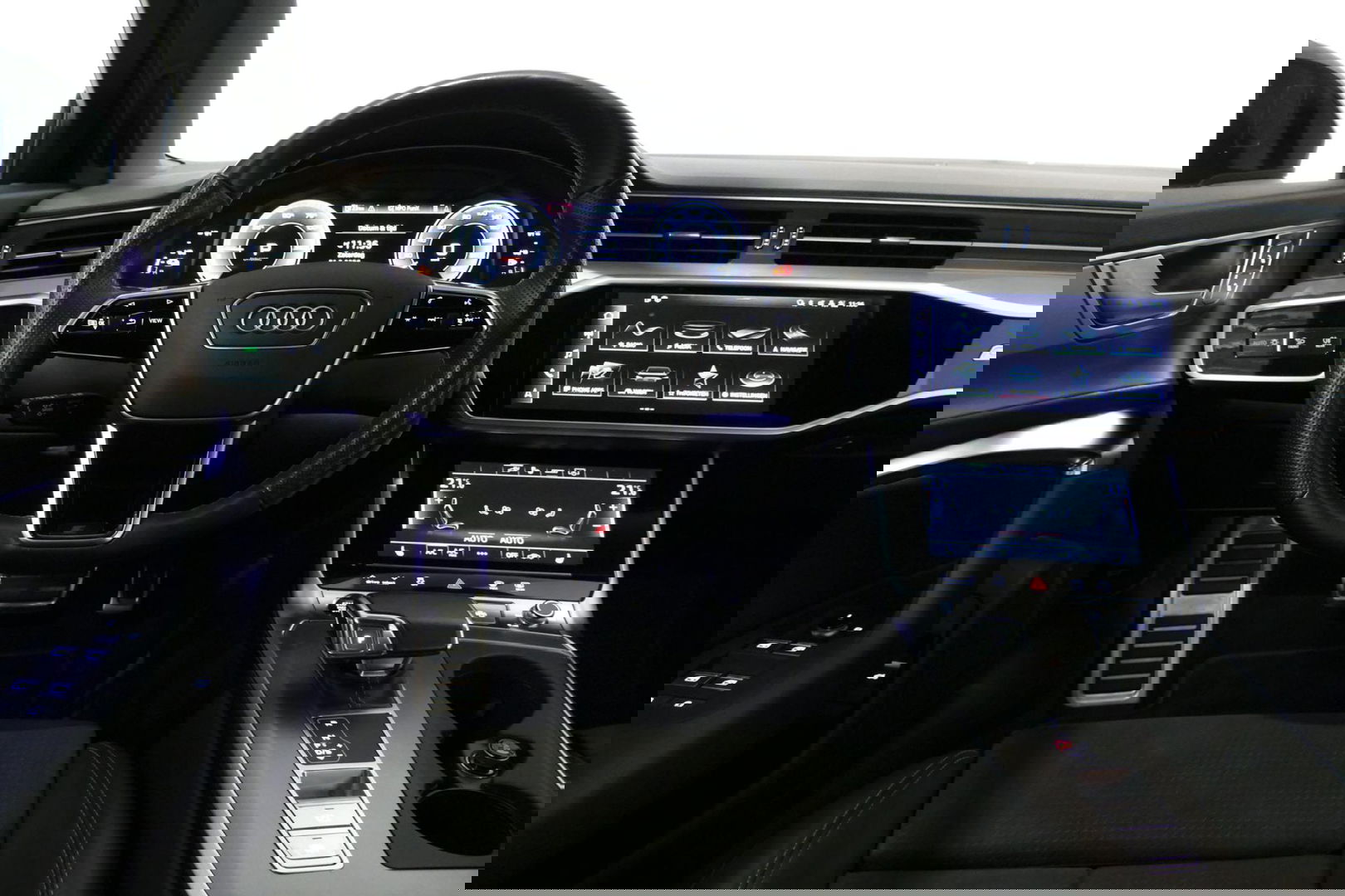 Audi A6 Avant 55 TFSI e quattro S edition Competition / S Line / RS6 Look Diffuser / Maxton Design Bodykit V.2 / Panoramadak / Matrix LED / Apple Carplay - Android Auto / Stoelverwarming / Ambienteverlichting / Stuurwiel verwarming / 21'' LMV / Trekhaak (wegklapb