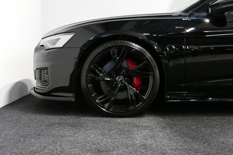 Audi A6 Avant 55 TFSI e quattro S edition Competition / S Line / RS6 Look Diffuser / Maxton Design Bodykit V.2 / Panoramadak / Matrix LED / Apple Carplay - Android Auto / Stoelverwarming / Ambienteverlichting / Stuurwiel verwarming / 21'' LMV / Trekhaak (wegklapb