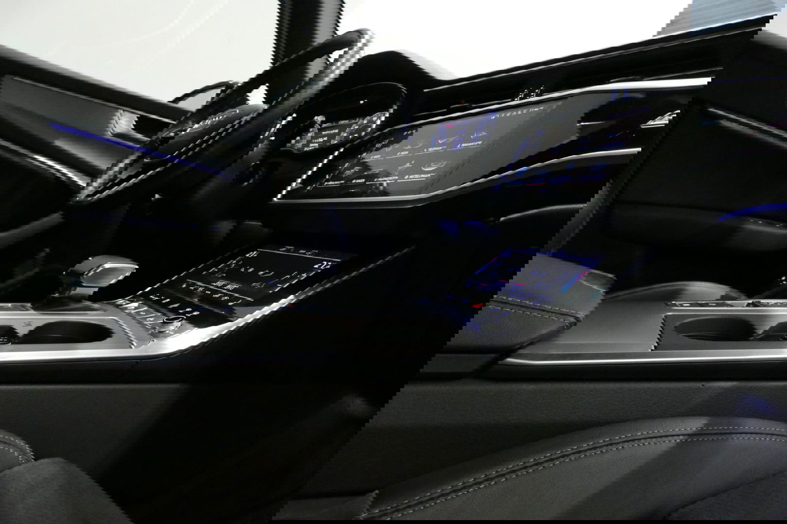 Audi A6 Avant 55 TFSI e quattro S edition Competition / S Line / RS6 Look Diffuser / Maxton Design Bodykit V.2 / Panoramadak / Matrix LED / Apple Carplay - Android Auto / Stoelverwarming / Ambienteverlichting / Stuurwiel verwarming / 21'' LMV / Trekhaak (wegklapb