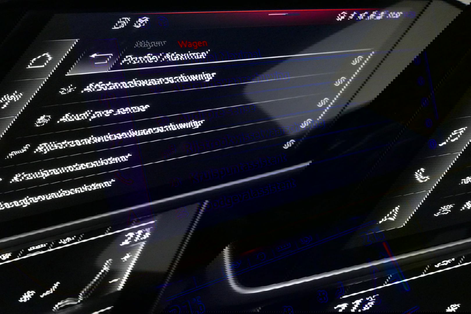 Audi A6 Avant 55 TFSI e quattro S edition Competition / S Line / RS6 Look Diffuser / Maxton Design Bodykit V.2 / Panoramadak / Matrix LED / Apple Carplay - Android Auto / Stoelverwarming / Ambienteverlichting / Stuurwiel verwarming / 21'' LMV / Trekhaak (wegklapb