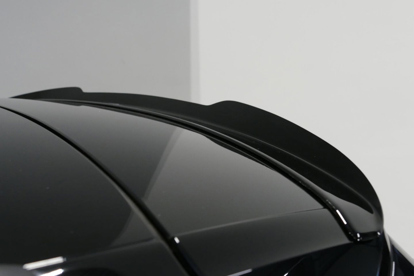 Audi A6 Avant 55 TFSI e quattro S edition Competition / S Line / RS6 Look Diffuser / Maxton Design Bodykit V.2 / Panoramadak / Matrix LED / Apple Carplay - Android Auto / Stoelverwarming / Ambienteverlichting / Stuurwiel verwarming / 21'' LMV / Trekhaak (wegklapb