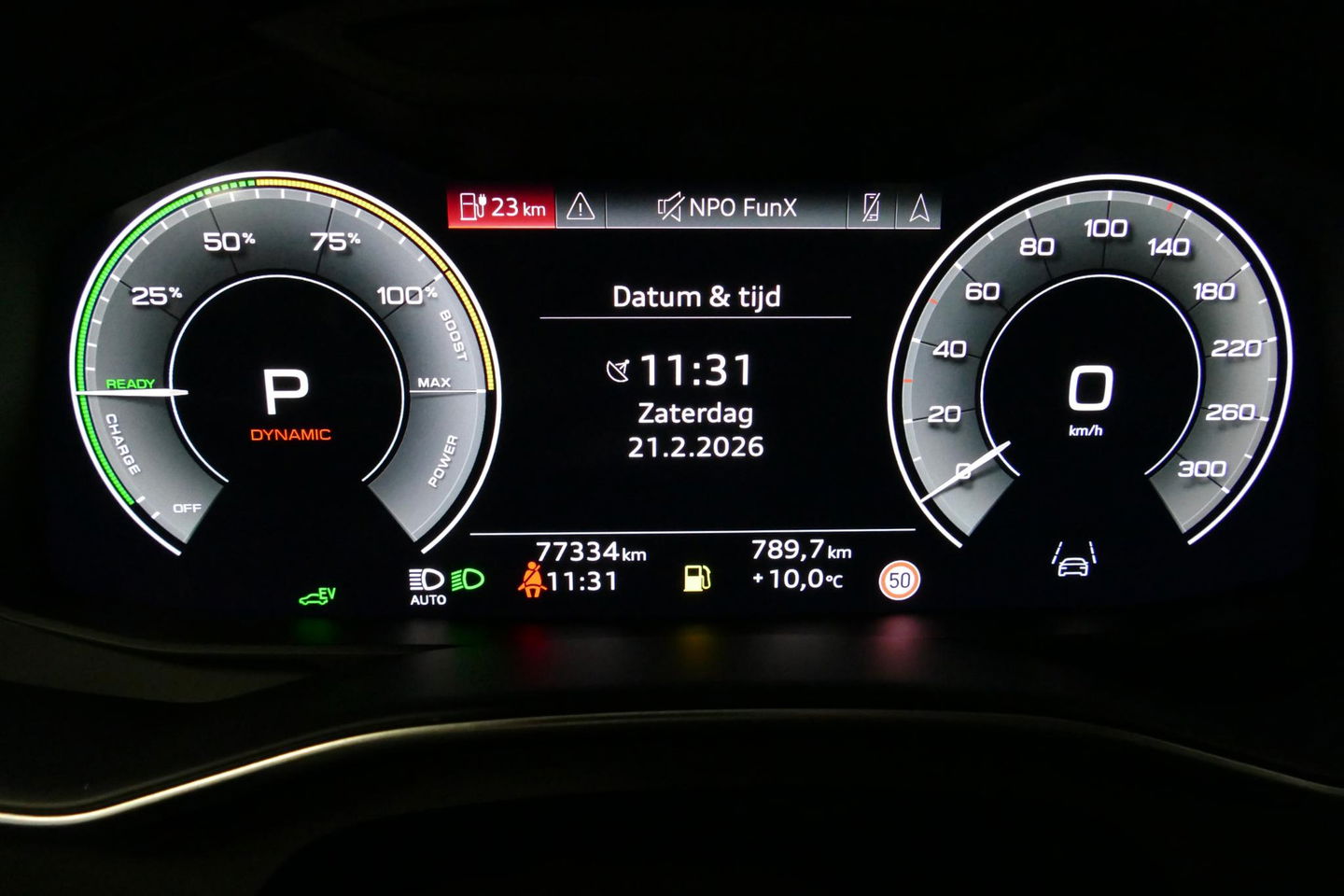 Audi A6 Avant 55 TFSI e quattro S edition Competition / S Line / RS6 Look Diffuser / Maxton Design Bodykit V.2 / Panoramadak / Matrix LED / Apple Carplay - Android Auto / Stoelverwarming / Ambienteverlichting / Stuurwiel verwarming / 21'' LMV / Trekhaak (wegklapb