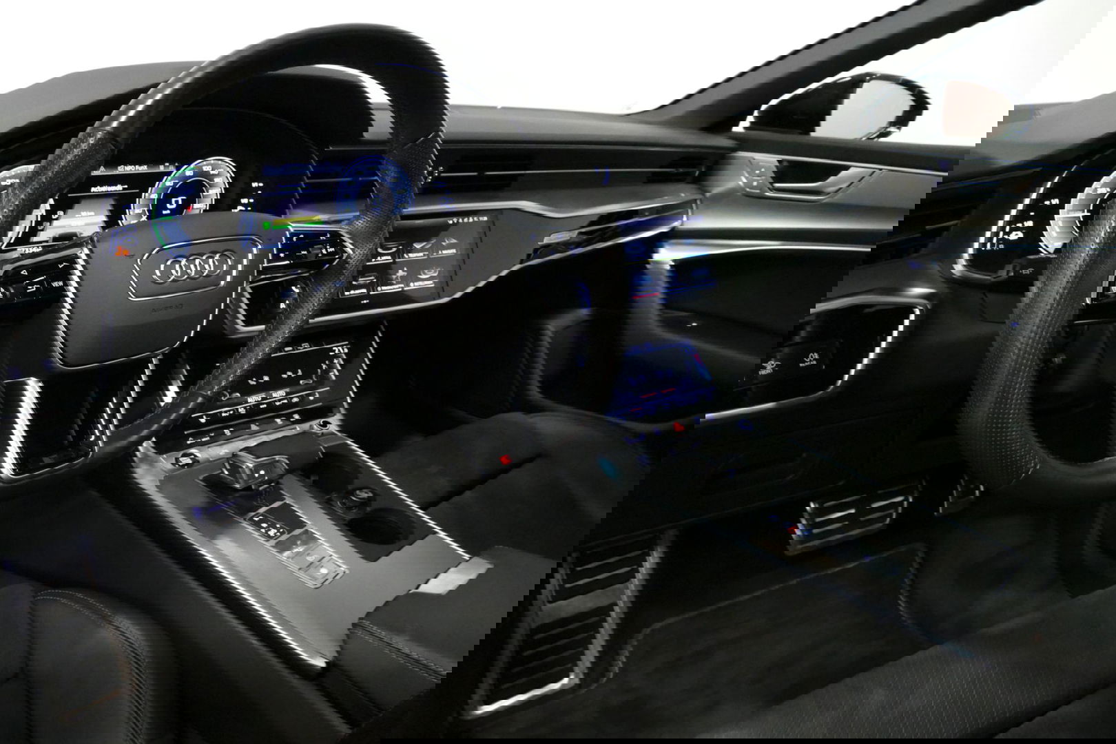 Audi A6 Avant 55 TFSI e quattro S edition Competition / S Line / RS6 Look Diffuser / Maxton Design Bodykit V.2 / Panoramadak / Matrix LED / Apple Carplay - Android Auto / Stoelverwarming / Ambienteverlichting / Stuurwiel verwarming / 21'' LMV / Trekhaak (wegklapb