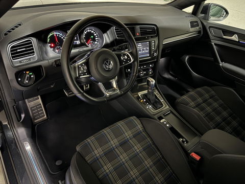 Volkswagen Golf 1.4 TSI GTE Pano DSG Navi Cruise PDC NAP
