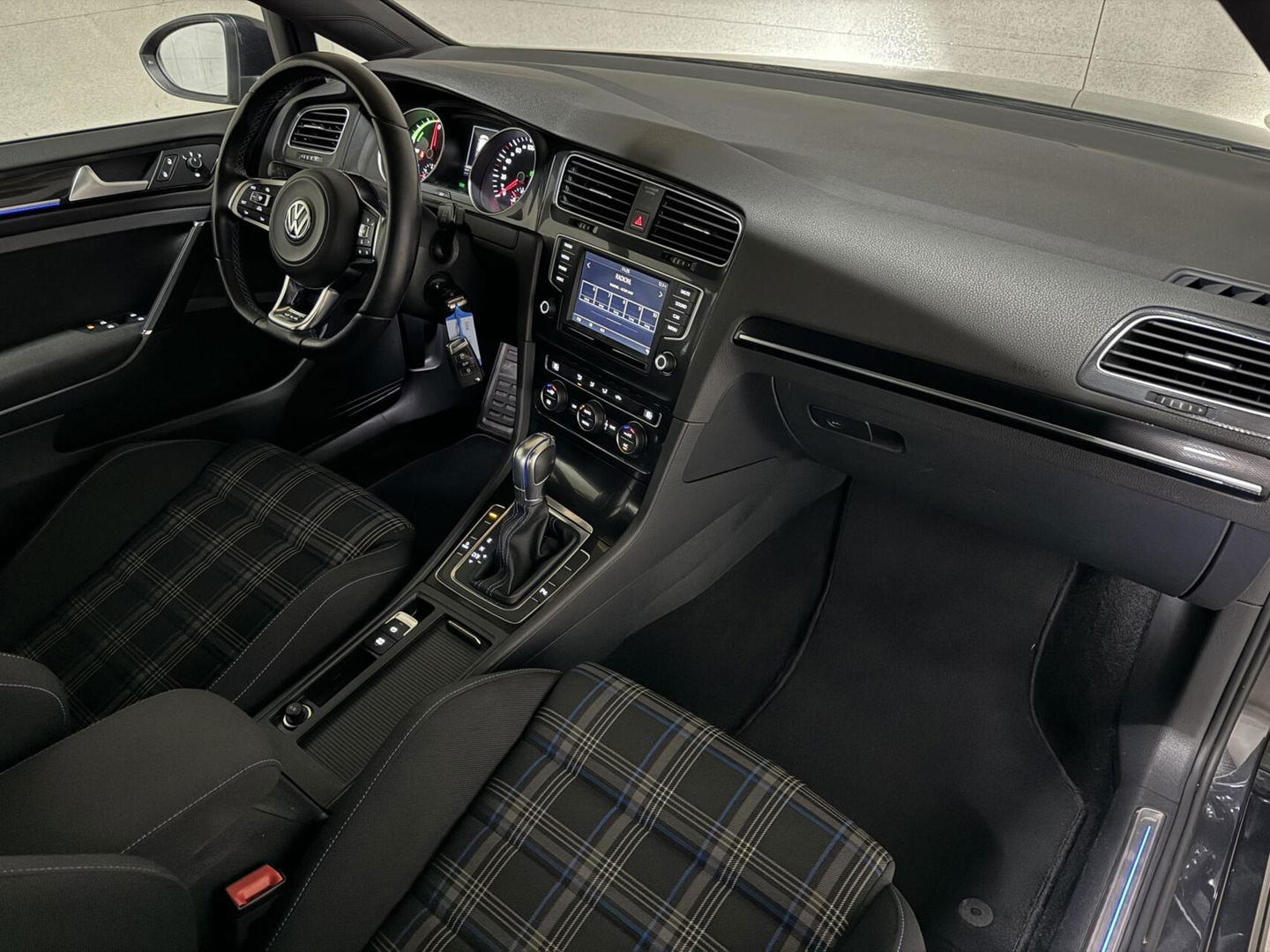 Volkswagen Golf 1.4 TSI GTE Pano DSG Navi Cruise PDC NAP