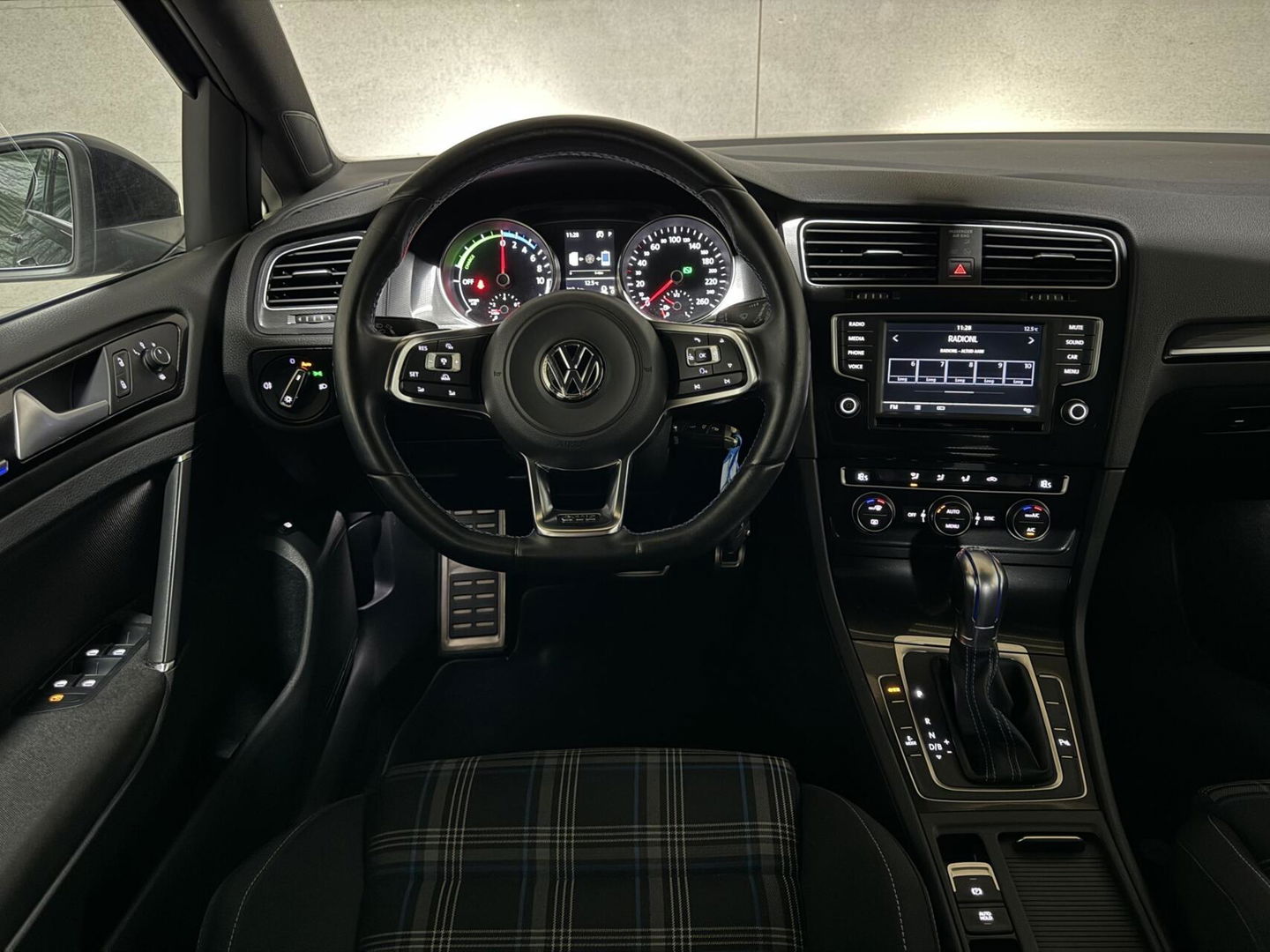 Volkswagen Golf 1.4 TSI GTE Pano DSG Navi Cruise PDC NAP