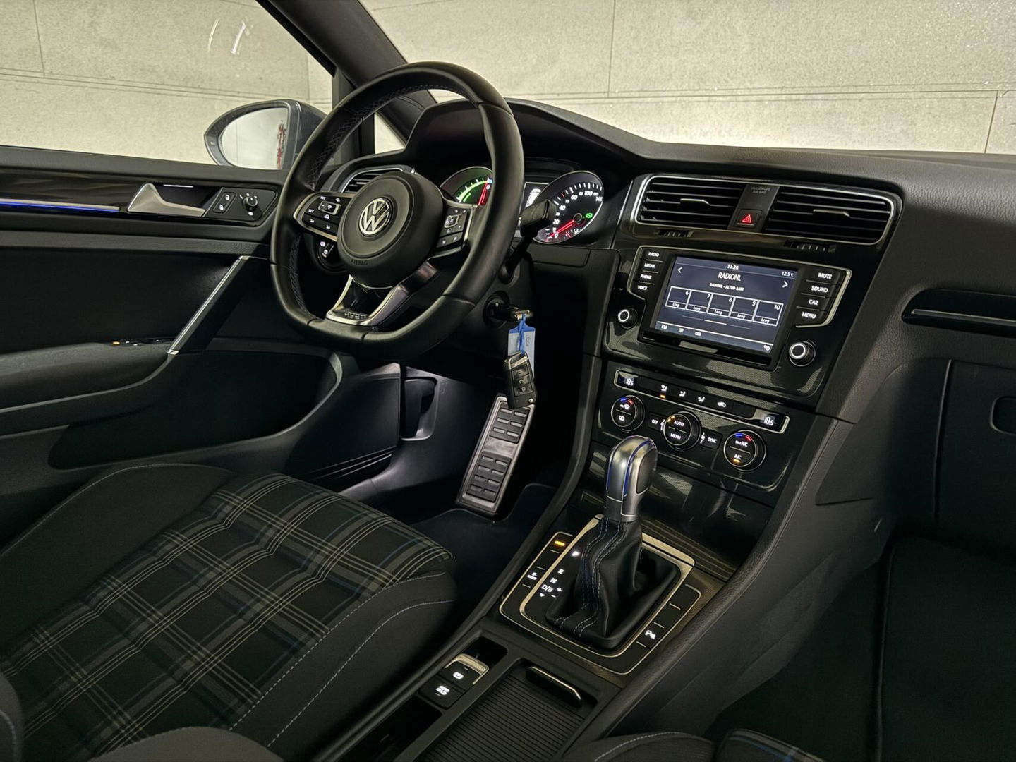 Volkswagen Golf 1.4 TSI GTE Pano DSG Navi Cruise PDC NAP