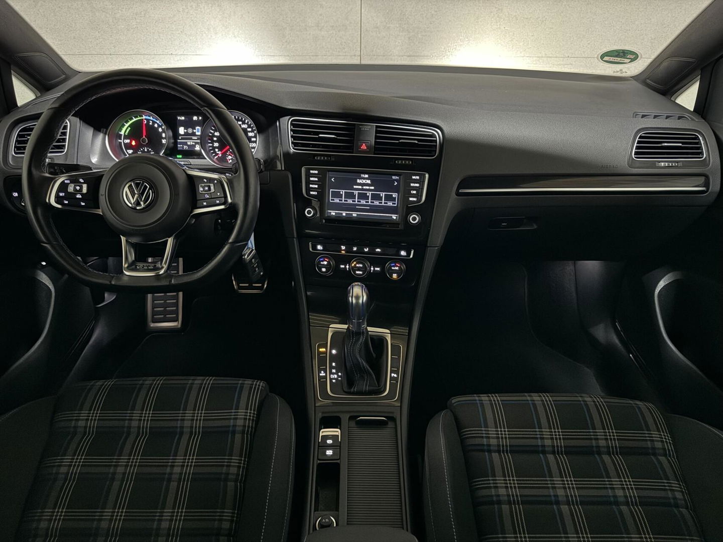 Volkswagen Golf 1.4 TSI GTE Pano DSG Navi Cruise PDC NAP