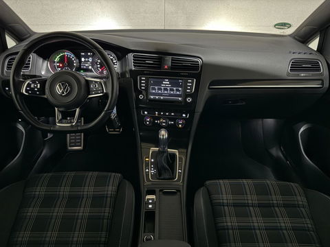 Volkswagen Golf 1.4 TSI GTE Pano DSG Navi Cruise PDC NAP